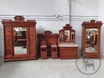 Антикварный ореховый набор для спальни код. BE4097423