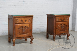картинка Антикварные тумбочки (2 шт.) салоне старинных вещей "Шебби" являющийся официальным дистрибьютором в России и Беларуси