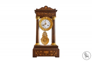 картинка Антикварные часы из красного дерева с маркетри и позолотой салоне старинных вещей "Шебби" являющийся официальным дистрибьютором в России и Беларуси