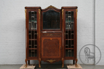 Антикварная витрина с бронзовыми элементами код. BE106939