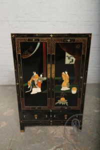 картинка Старинный комод в ориентальном стиле с росписью и инкрустацией натуральными камнями салоне старинных вещей "Шебби" являющийся официальным дистрибьютором в России и Беларуси