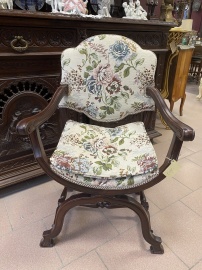Старинное кресло в обивке из гобелена код.&nbsp;FN27