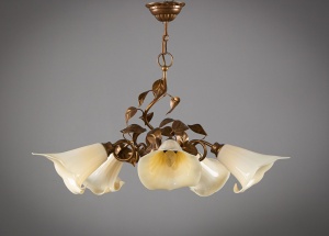 картинка Старинная итальянская латунная люстра салоне старинных вещей "Шебби" являющийся официальным дистрибьютором в России и Беларуси