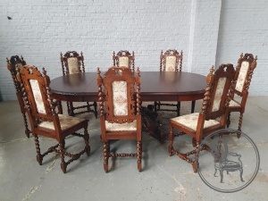 картинка Старинный комплект: cтол в Охотничьем стиле и стулья (8 шт.) салоне старинных вещей "Шебби" являющийся официальным дистрибьютором в России и Беларуси