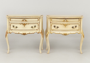 картинка Старинные тумбочки (2 шт.) салоне старинных вещей "Шебби" являющийся официальным дистрибьютором в России и Беларуси