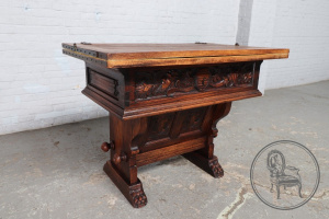 картинка Антикварный бар салоне старинных вещей "Шебби" являющийся официальным дистрибьютором в России и Беларуси