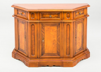 Старинный комод код. RM9850