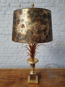 картинка Старинная настольная лампа салоне старинных вещей "Шебби" являющийся официальным дистрибьютором в России и Беларуси