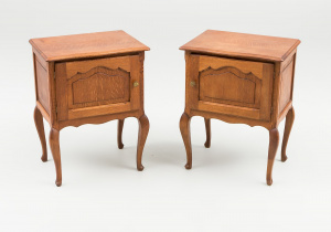 картинка Старинные тумбочки (2 шт.) салоне старинных вещей "Шебби" являющийся официальным дистрибьютором в России и Беларуси