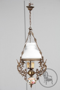 картинка Антикварная люстра салоне старинных вещей "Шебби" являющийся официальным дистрибьютором в России и Беларуси