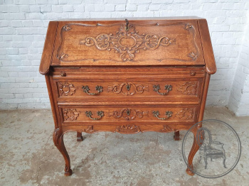 Антикварный секретер из дуба в стиле эпохи Людовика XV код. BE107494