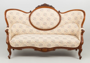 картинка Антикварное канапе салоне старинных вещей "Шебби" являющийся официальным дистрибьютором в России и Беларуси