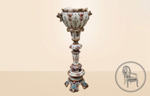 картинка Антикварная колонна салоне старинных вещей "Шебби" являющийся официальным дистрибьютором в России и Беларуси