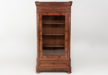 Антикварный посудный шкаф из красного дерева в классическом стиле код. RM4100008