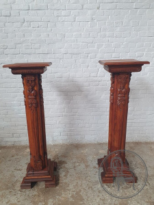 картинка Старинные колонны (2 шт.) из дуба в стиле арт-деко салоне старинных вещей "Шебби" являющийся официальным дистрибьютором в России и Беларуси