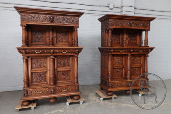 Антикварные поставцы (2 шт.), декорированные резьбой в виде растительных побегов код. BE41312