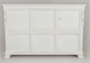 картинка Старинный комод салоне старинных вещей "Шебби" являющийся официальным дистрибьютором в России и Беларуси