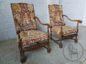 картинка Антикварные кресла (пара) салоне старинных вещей "Шебби" являющийся официальным дистрибьютором в России и Беларуси