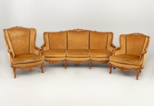 картинка Старинный комплект для гостиной с резными цветами салоне старинных вещей "Шебби" являющийся официальным дистрибьютором в России и Беларуси