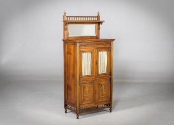 Антикварный комод с зеркалом, декорированный цветочной резьбой код.&nbsp;RM4165888