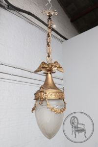 картинка Старинный потолочный светильник салоне старинных вещей "Шебби" являющийся официальным дистрибьютором в России и Беларуси
