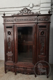 Антикварная дубовая витрина в бретонском стиле код. BE4161622