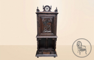 картинка Антикварный шкаф салоне старинных вещей "Шебби" являющийся официальным дистрибьютором в России и Беларуси