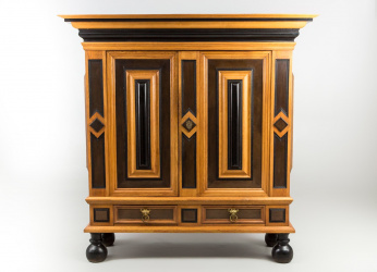 Антикварный шкаф код. RM20677