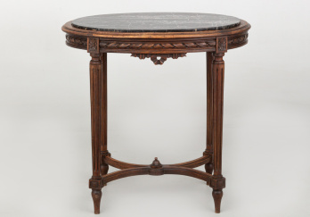 Старинный приставной столик код. RM66189