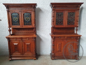 картинка Пара антикварных буфетов в мехельском стиле с витражными стеклами салоне старинных вещей "Шебби" являющийся официальным дистрибьютором в России и Беларуси