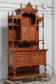 Антикварный, ореховый буфет в стиле ренессанс код. BE9467
