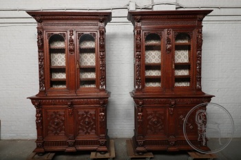 Антикварные книжные шкафы-витрины (2 шт.) в мехельском стиле код. BE4140448