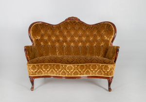 картинка Старинное канапе салоне старинных вещей "Шебби" являющийся официальным дистрибьютором в России и Беларуси