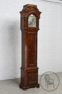 картинка Антикварные напольные часы со шпоном корня ореха салоне старинных вещей "Шебби" являющийся официальным дистрибьютором в России и Беларуси