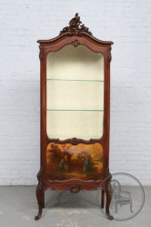 Антикварная витрина из ореха с расписной дверцей код. BE107371