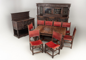 картинка Старинный столовый гарнитур салоне старинных вещей "Шебби" являющийся официальным дистрибьютором в России и Беларуси