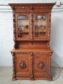 Антикварный дубовый буфет в охотничьем стиле код. BE4165314