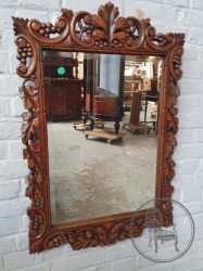Антикварное зеркало в ажурной раме из ореха код. BE4097642