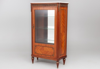 Старинная французская витрина из красного дерева с маркетри код. RM4101249