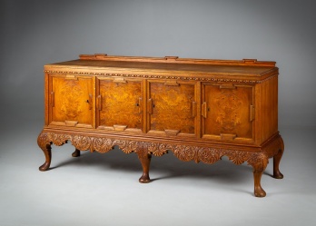 Антикварный ореховый комод в стиле Чиппендейл код. RM4165246