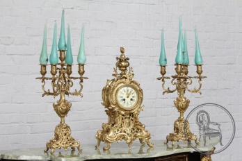 Старинные бронзовые часы с канделябрами код. BE4109154