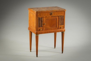 Антикварный комод с мраморной внутренней частью код.&nbsp;RM4111022