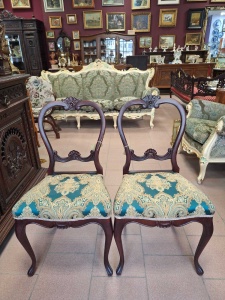 Старинные резные стулья (2 шт.) в обивке из жаккарда код.&nbsp;FN13