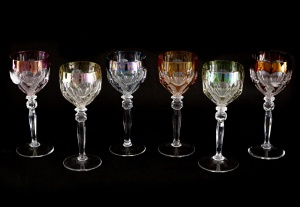 картинка Винтажный набор цветных стеклянных бокалов (6 шт.) салоне старинных вещей "Шебби" являющийся официальным дистрибьютором в России и Беларуси