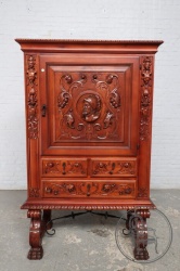 Старинный комод из красного дерева с объемной изящной резьбой код. BE4097517