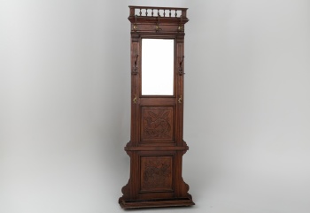 Антикварная вешалка из красного дерева с резными балясинами код. RM4101490