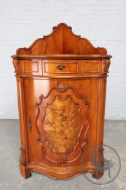 Старинный угловой посудный шкаф код. BE19272