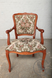 картинка Старинное кресло салоне старинных вещей "Шебби" являющийся официальным дистрибьютором в России и Беларуси