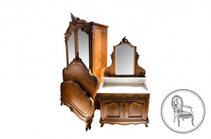 картинка Антикварный спальный гарнитур салоне старинных вещей "Шебби" являющийся официальным дистрибьютором в России и Беларуси