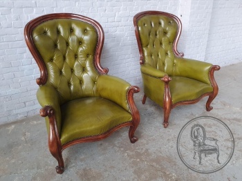 Старинные кресла (пара) из ореха код. BE4097481